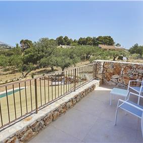 4 bedroom villa with pool, Castellammare del Golfo, sleeps 8-9